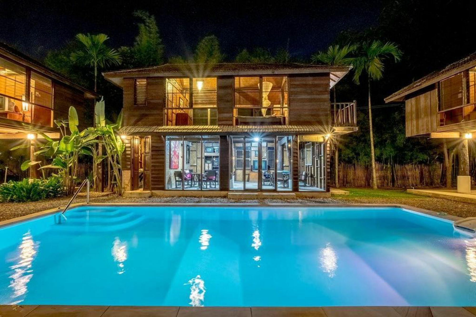 Banyen Villa San Sai Exterior photo